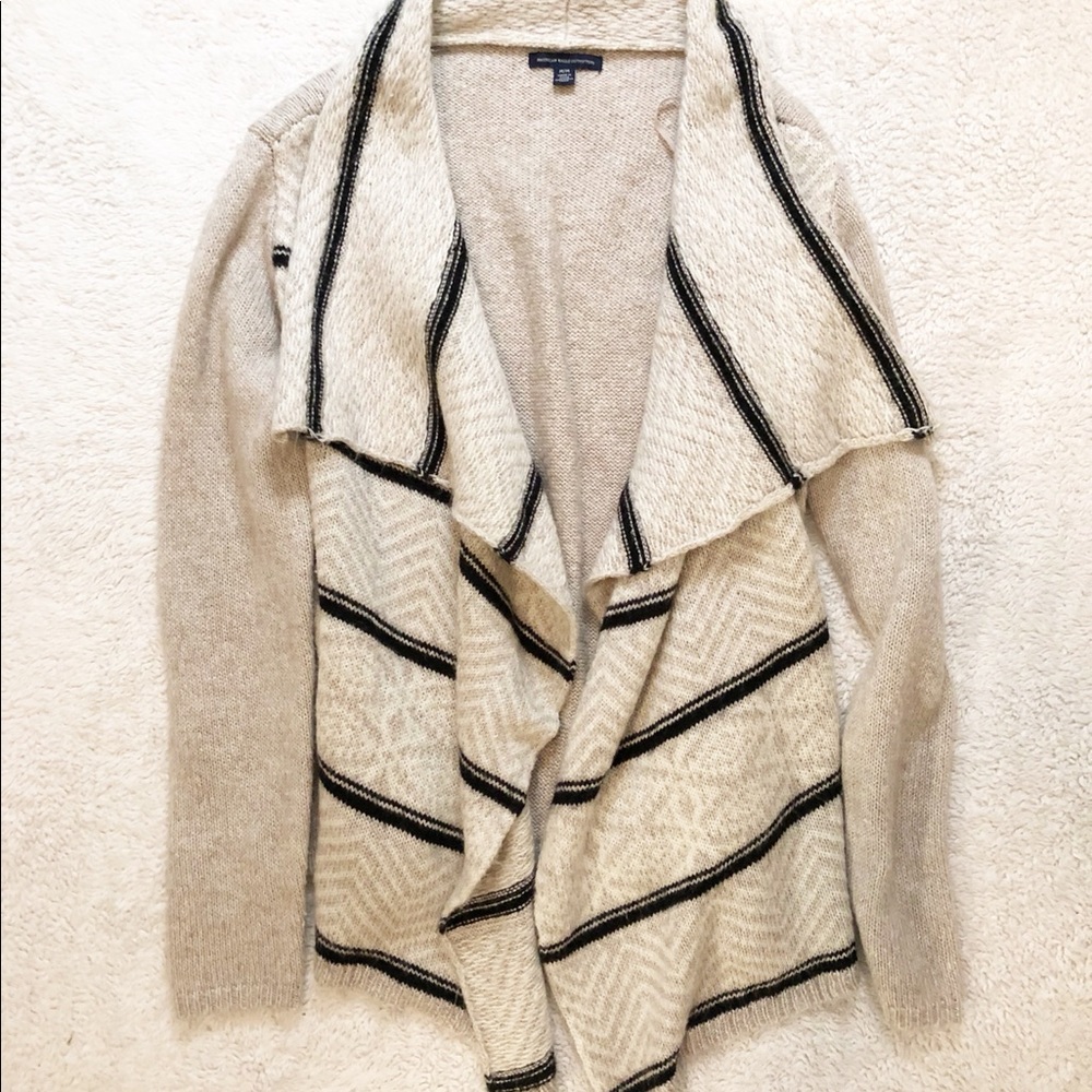 Gently Used American Eagle Wool Cardigan sz M - Picture 2 of 4